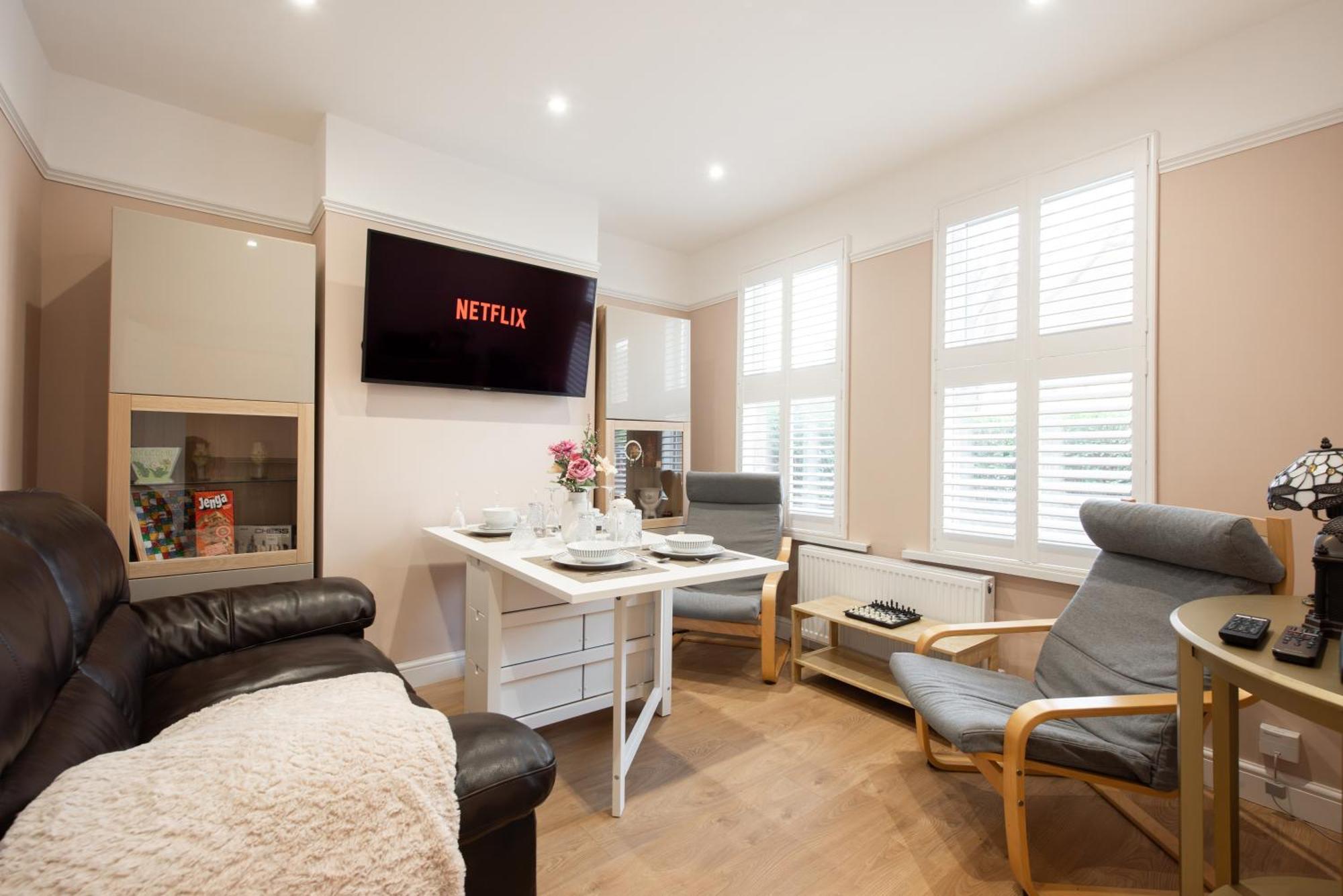 Victorian 2Br Apartment, King Beds, Fast Wifi, Near Shops, Cafes & Transport, E17 London Eksteriør bilde