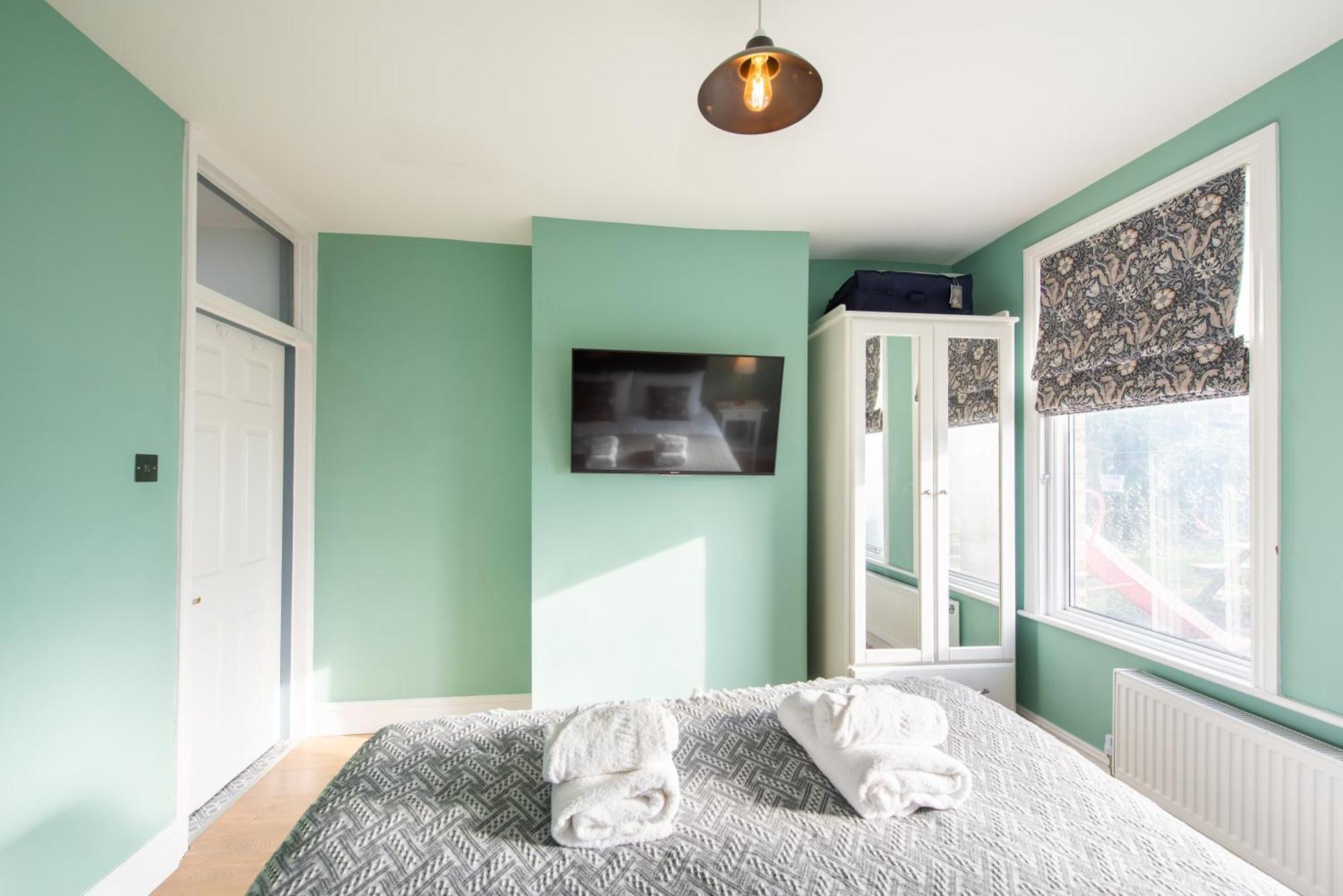 Victorian 2Br Apartment, King Beds, Fast Wifi, Near Shops, Cafes & Transport, E17 London Eksteriør bilde