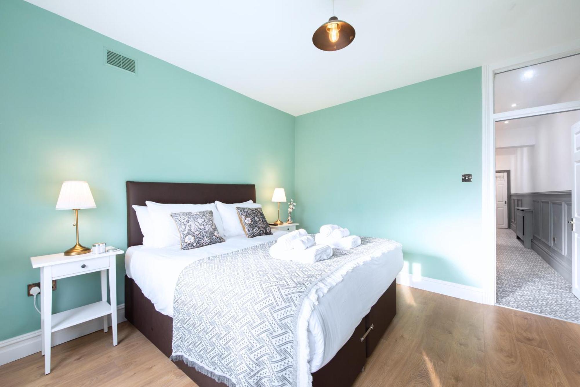 Victorian 2Br Apartment, King Beds, Fast Wifi, Near Shops, Cafes & Transport, E17 London Eksteriør bilde